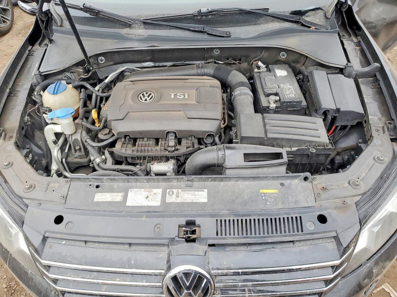 2014 VOLKSWAGEN Passat