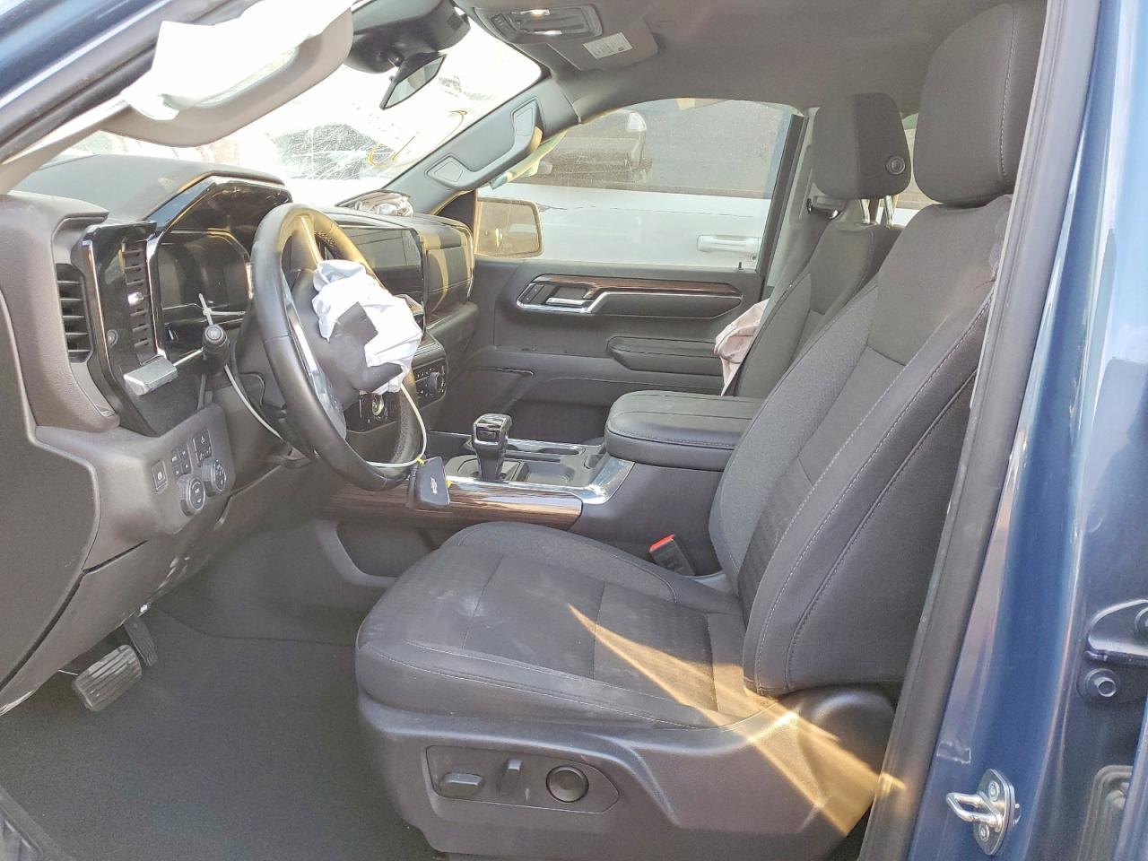 2024 CHEVROLET Silverado