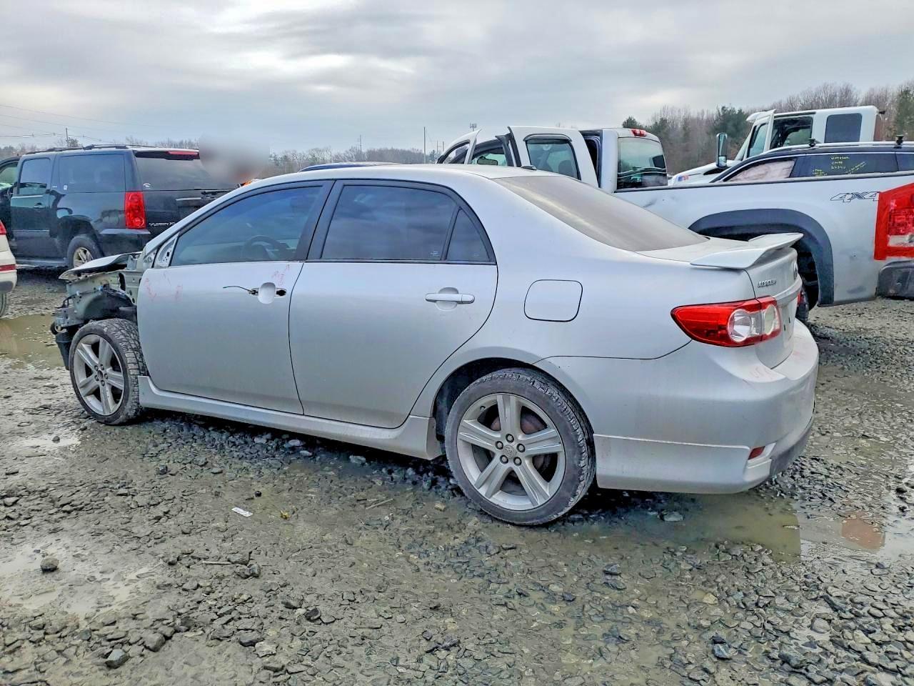 2013 TOYOTA COROLLA