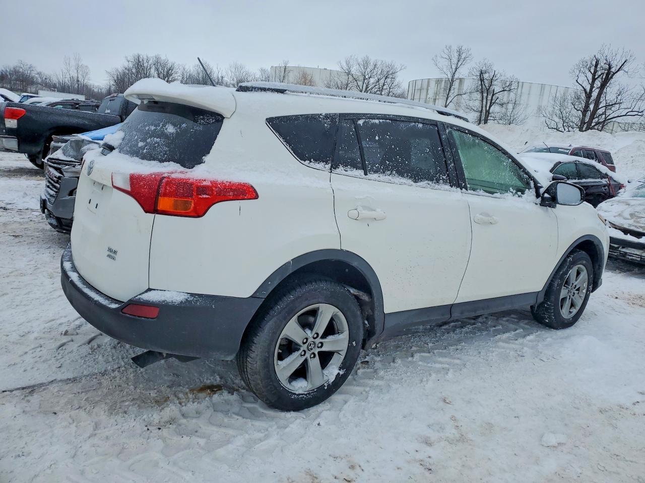 2015 TOYOTA RAV4