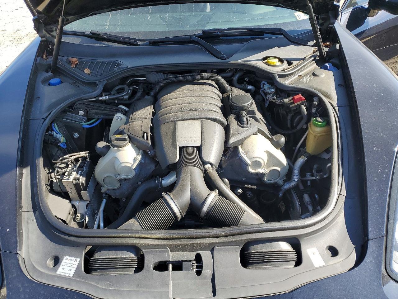 2016 PORSCHE Panamera