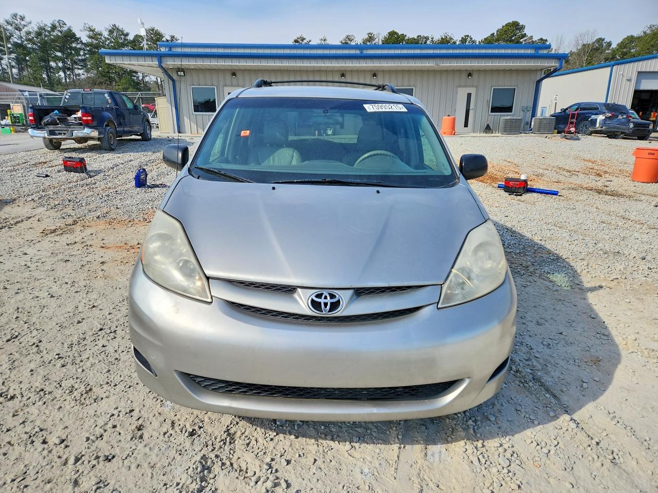 2009 TOYOTA SIENNA