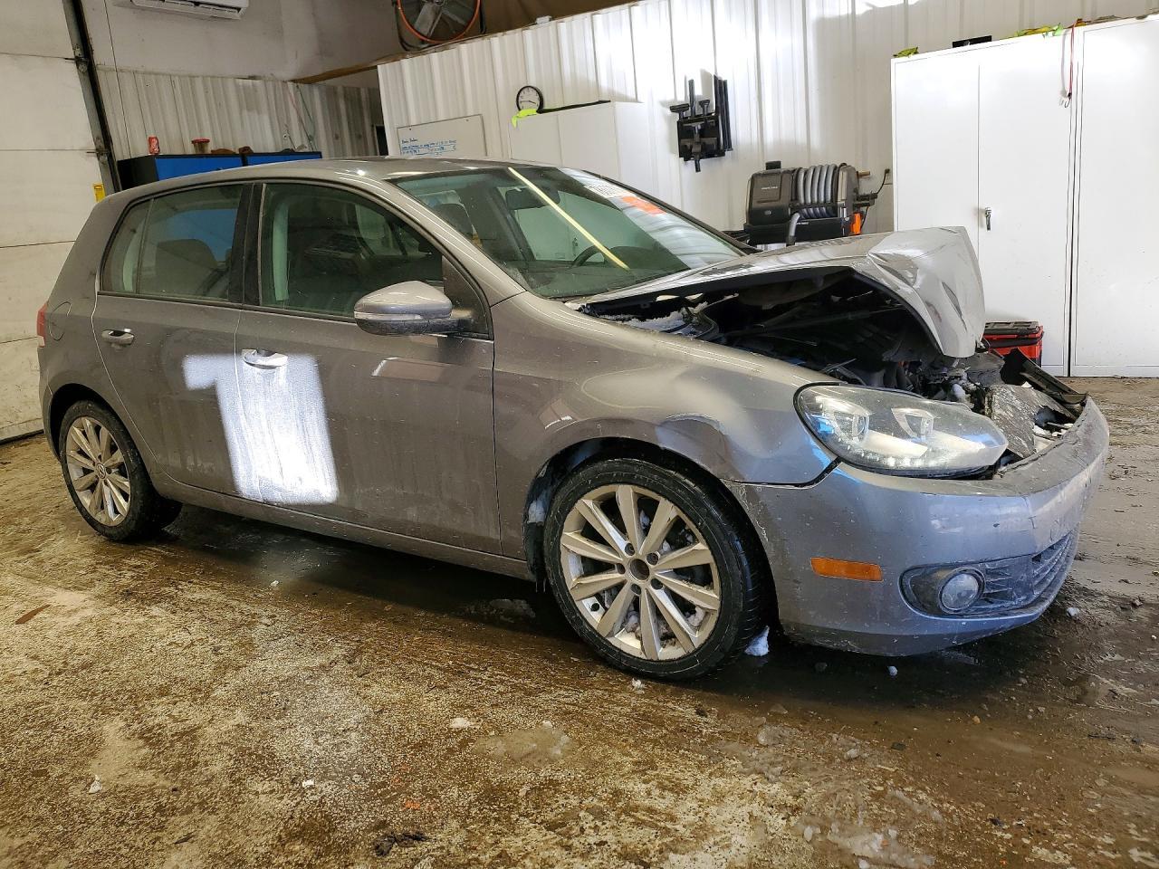 2013 VOLKSWAGEN GOLF
