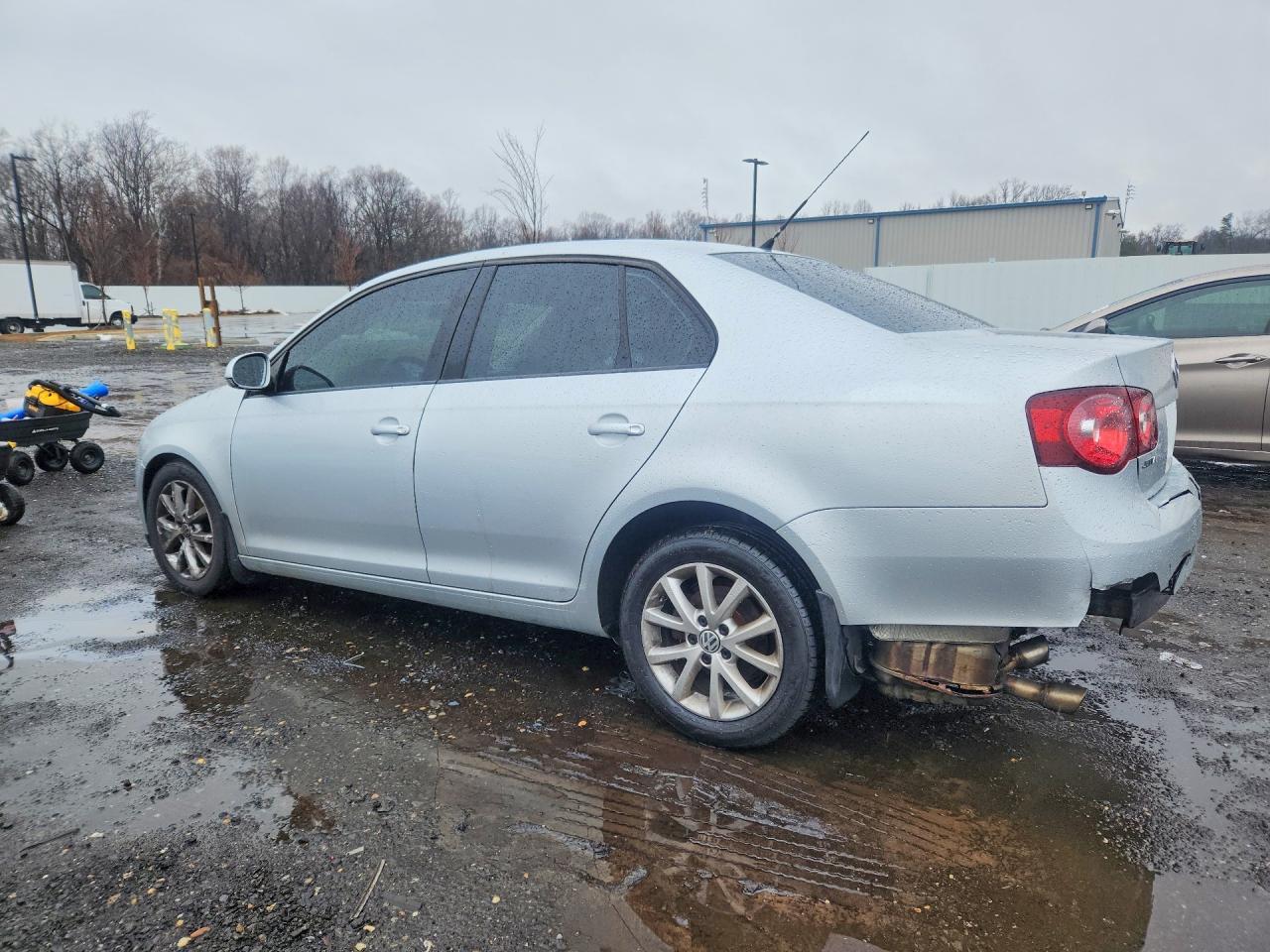 2010 VOLKSWAGEN JETTA