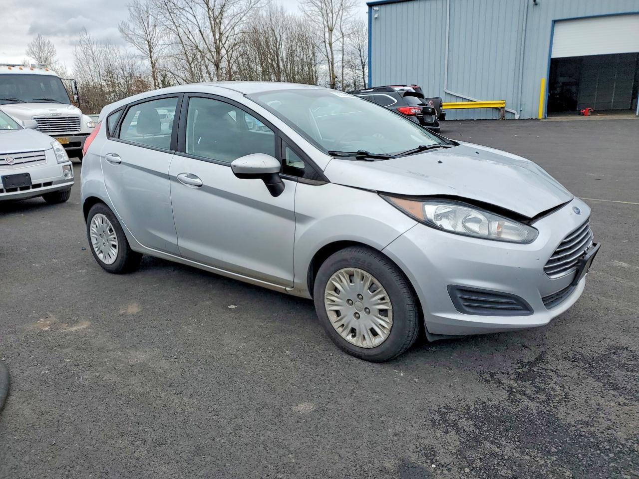 2016 FORD Fiesta