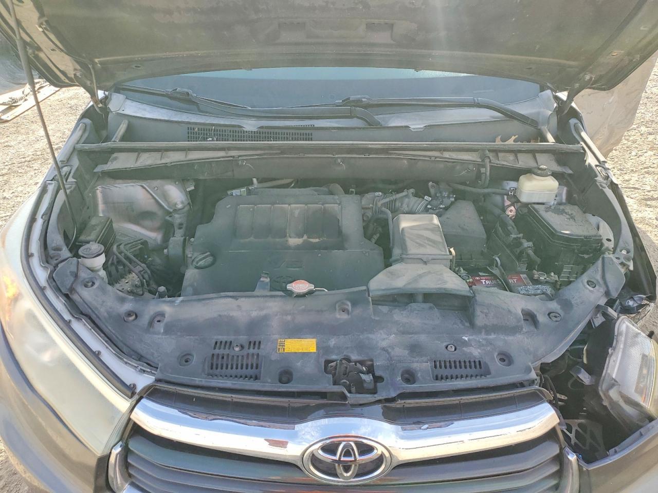 2016 TOYOTA HIGHLANDER