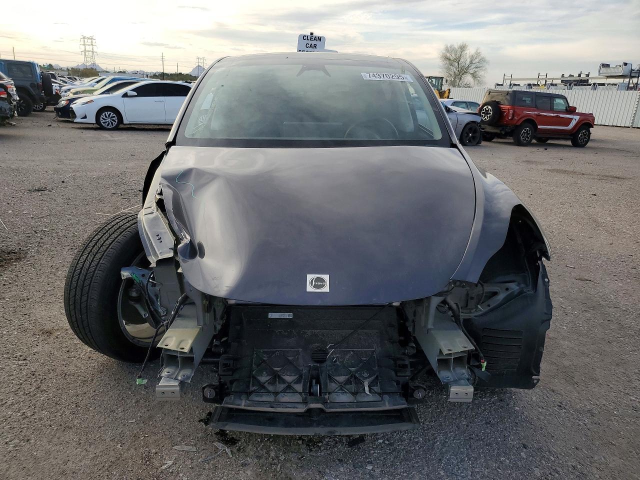 2024 TESLA MODEL Y