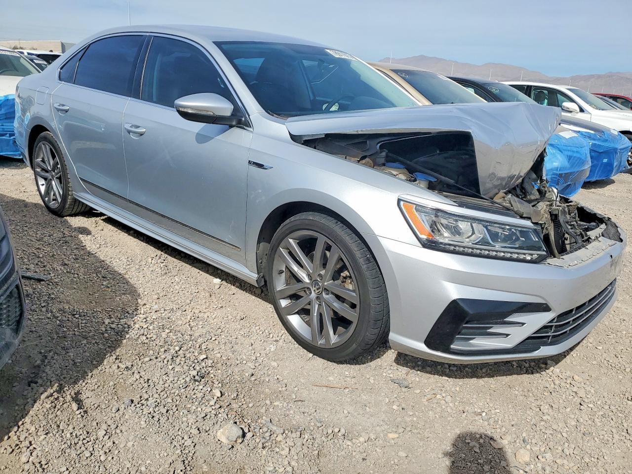 2017 VOLKSWAGEN Passat