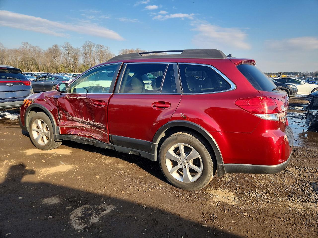 2013 SUBARU Outback