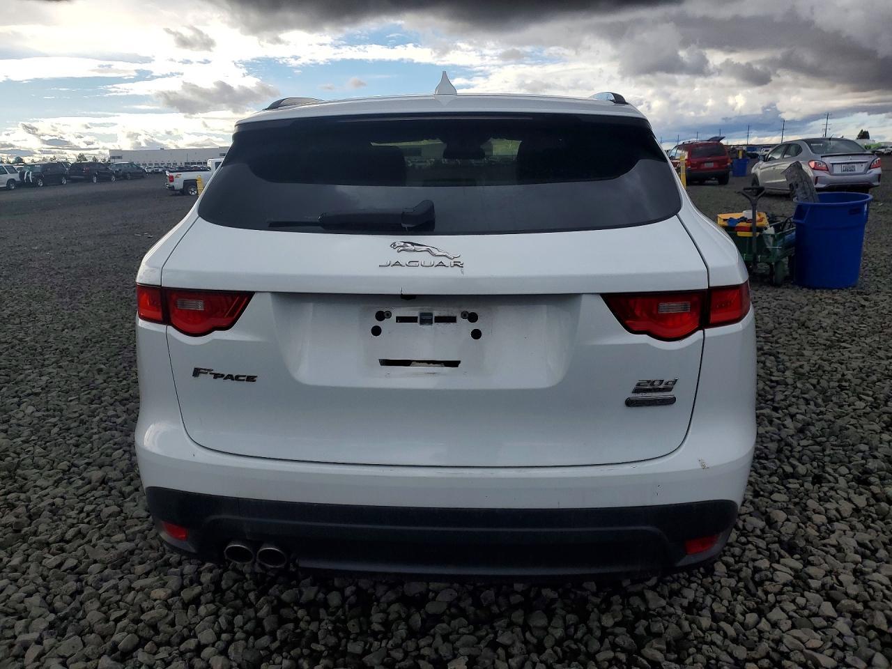 2017 JAGUAR F-Pace