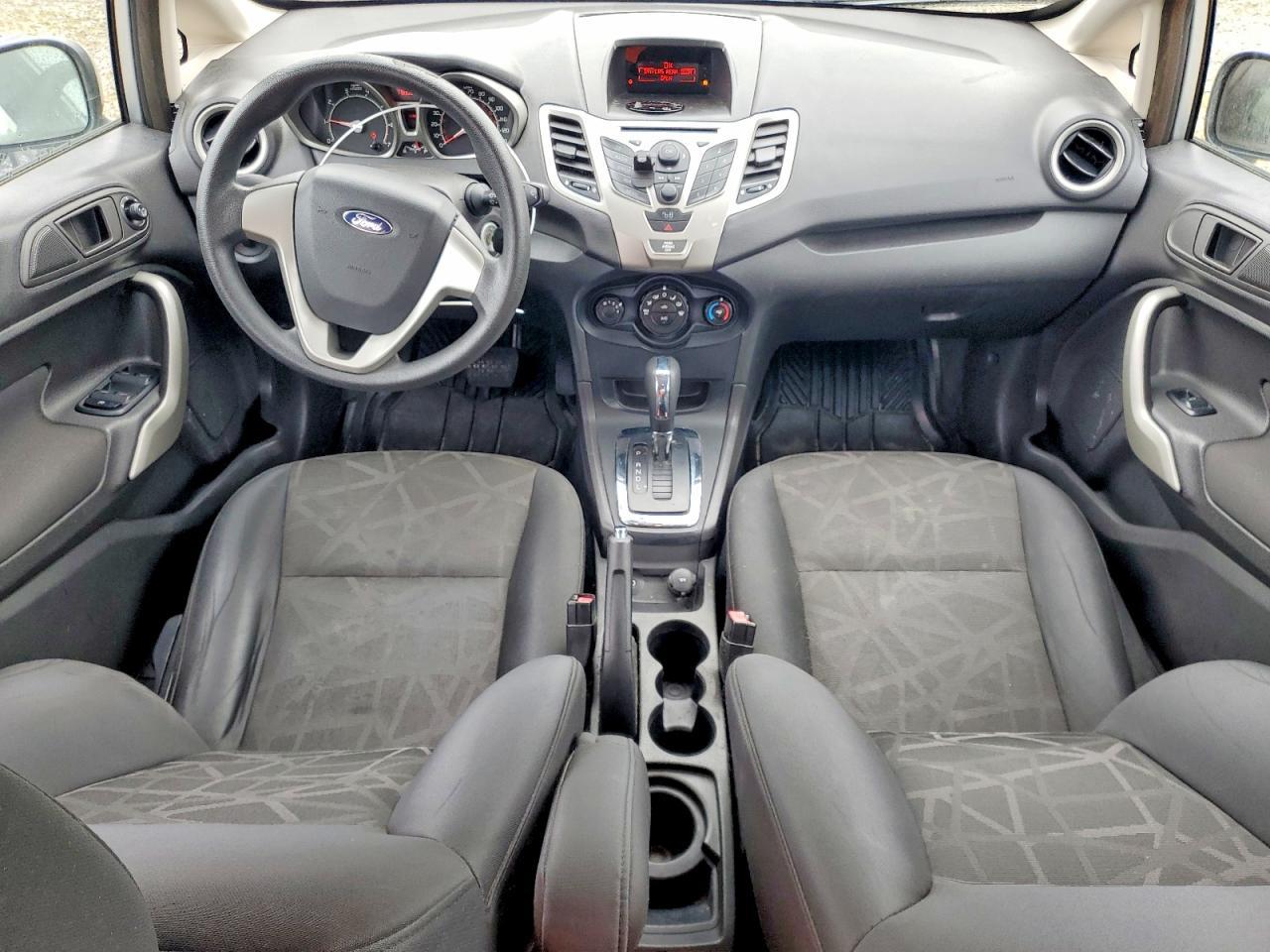 2012 FORD Fiesta
