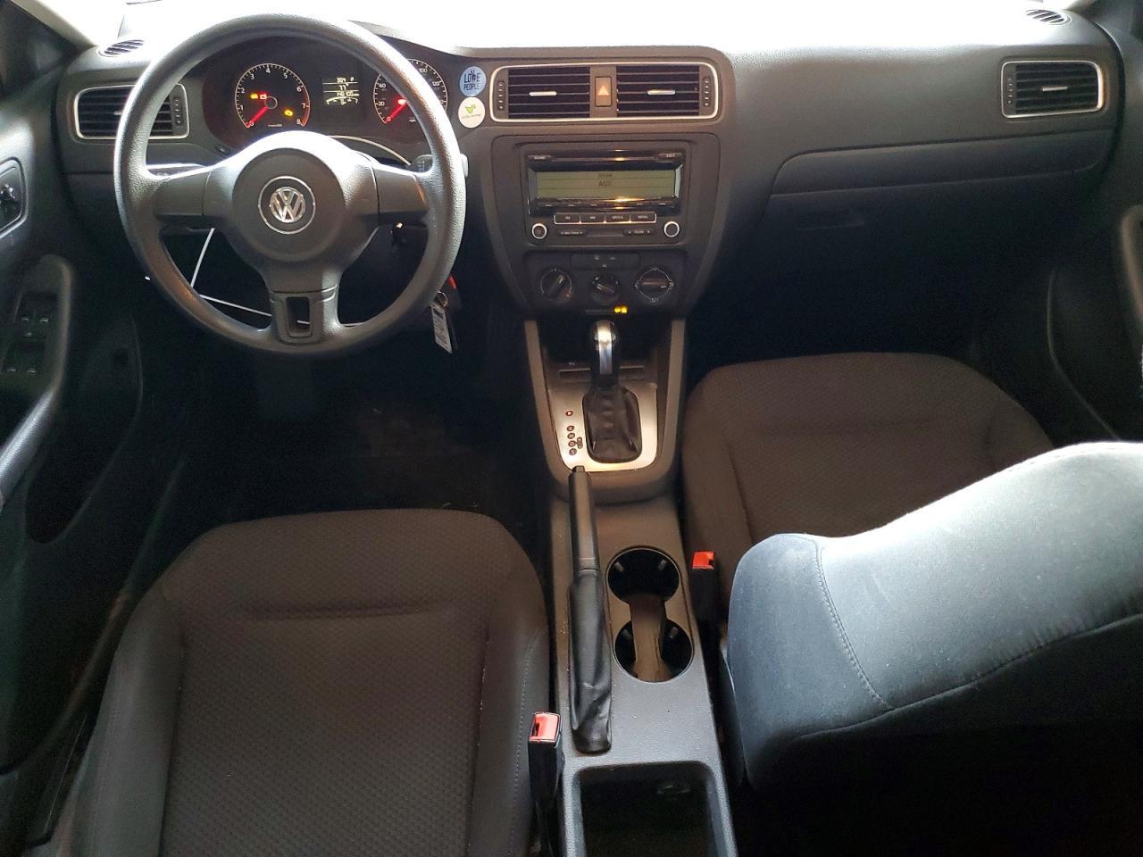 2011 VOLKSWAGEN JETTA