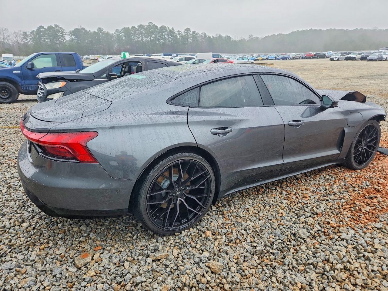 2024 AUDI e-tron GT