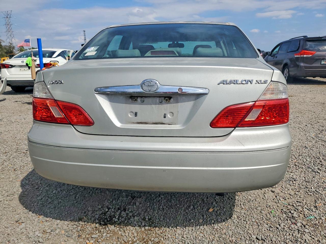 2004 TOYOTA Avalon