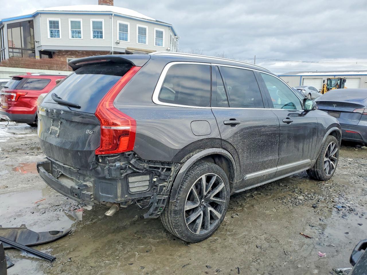 2023 VOLVO XC90