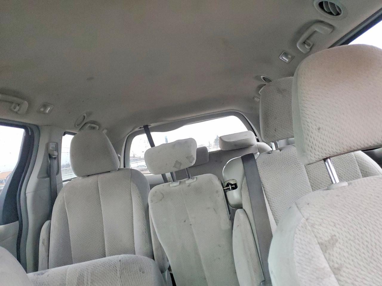 2012 TOYOTA SIENNA