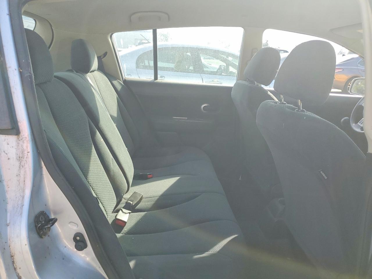 2011 NISSAN VERSA