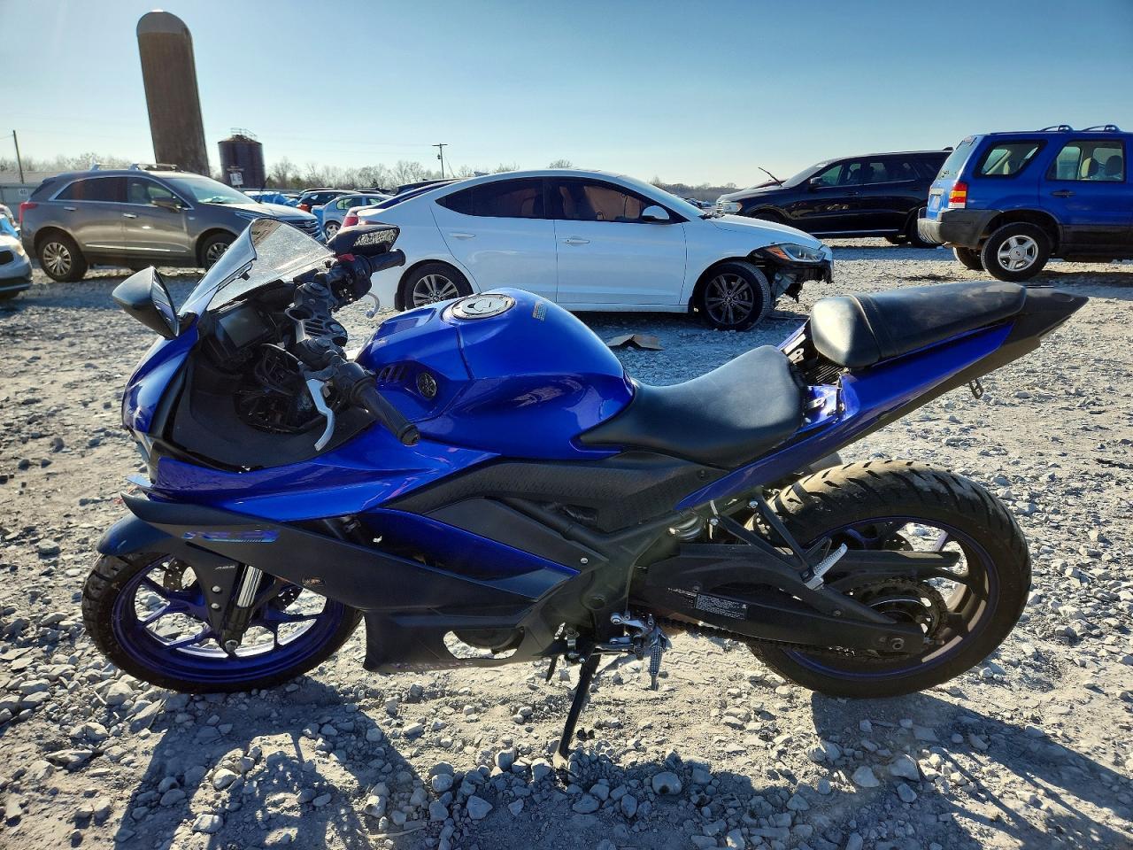 2022 YAMAHA YZFR3