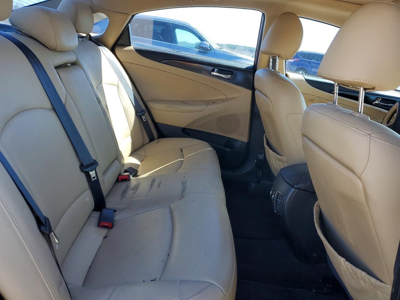 2011 HYUNDAI SONATA