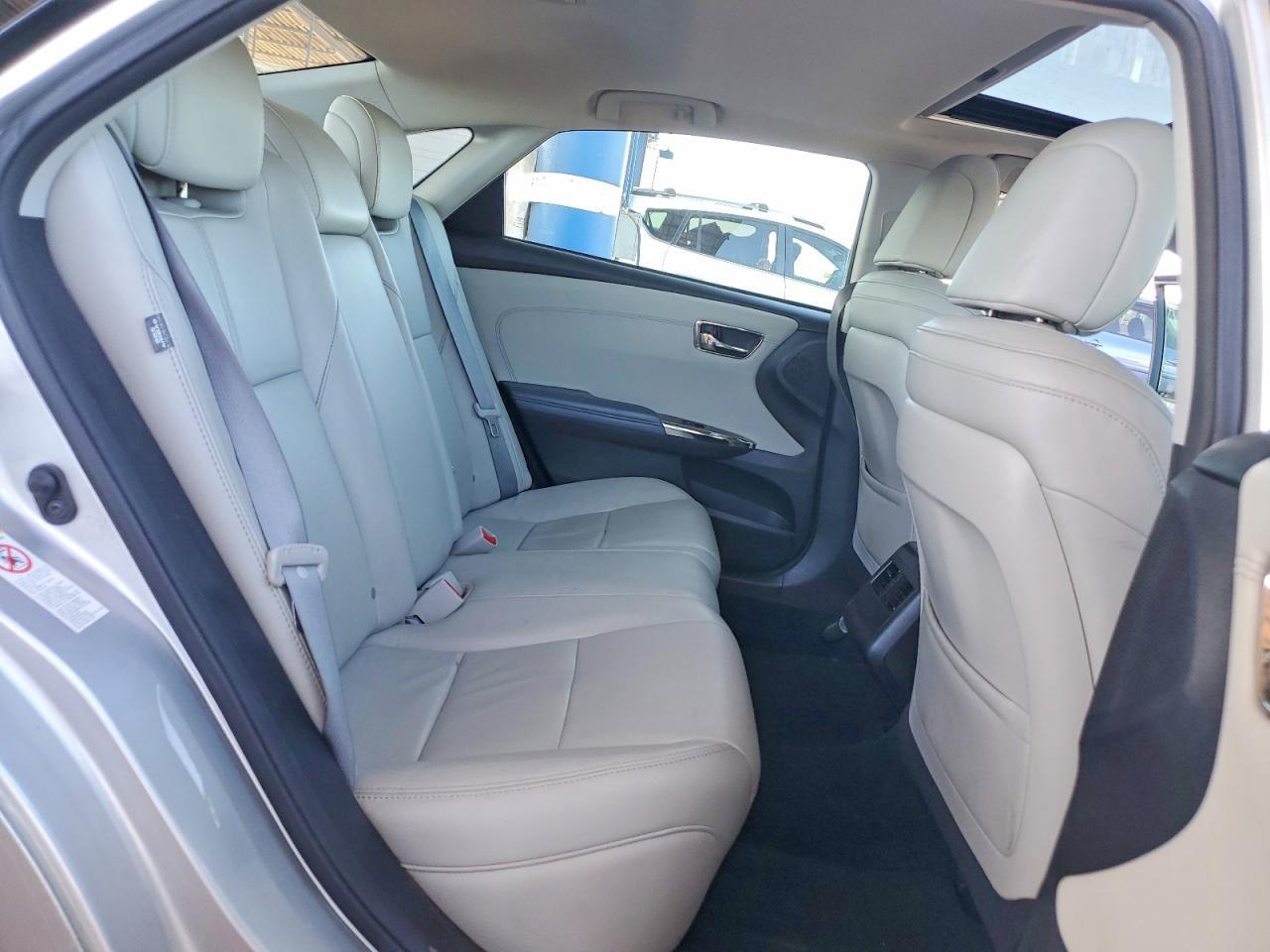 2013 TOYOTA Avalon