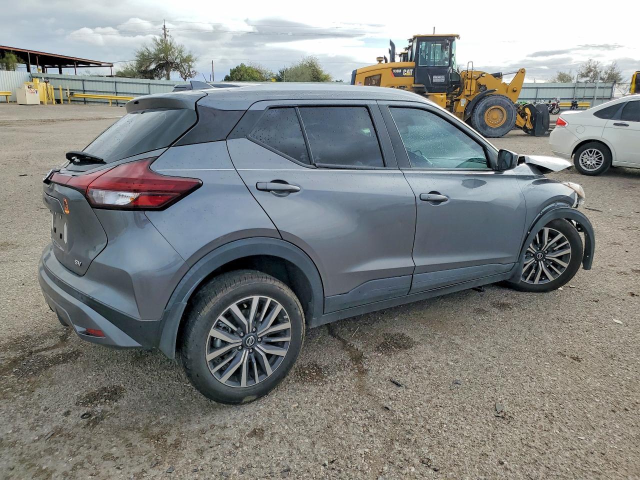 2021 NISSAN KICKS
