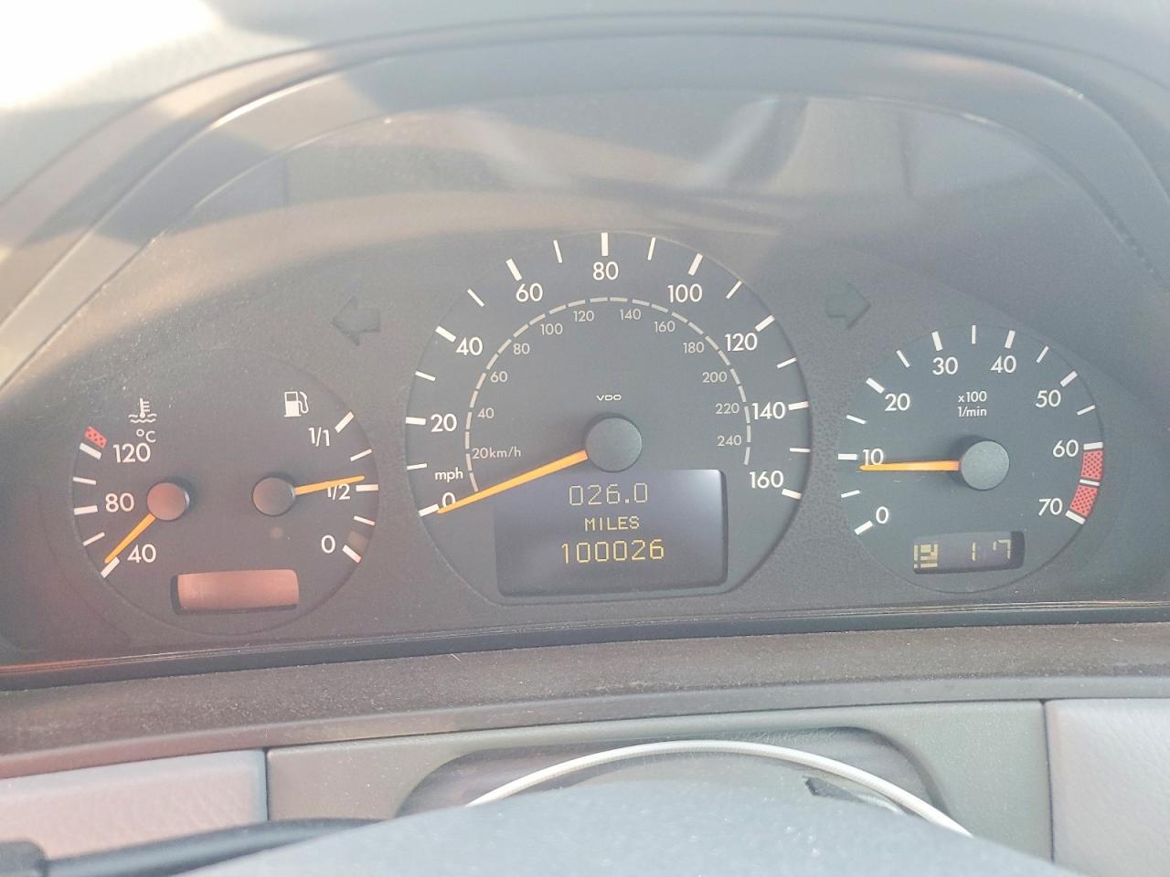 2000 MERCEDES-BENZ E-Class