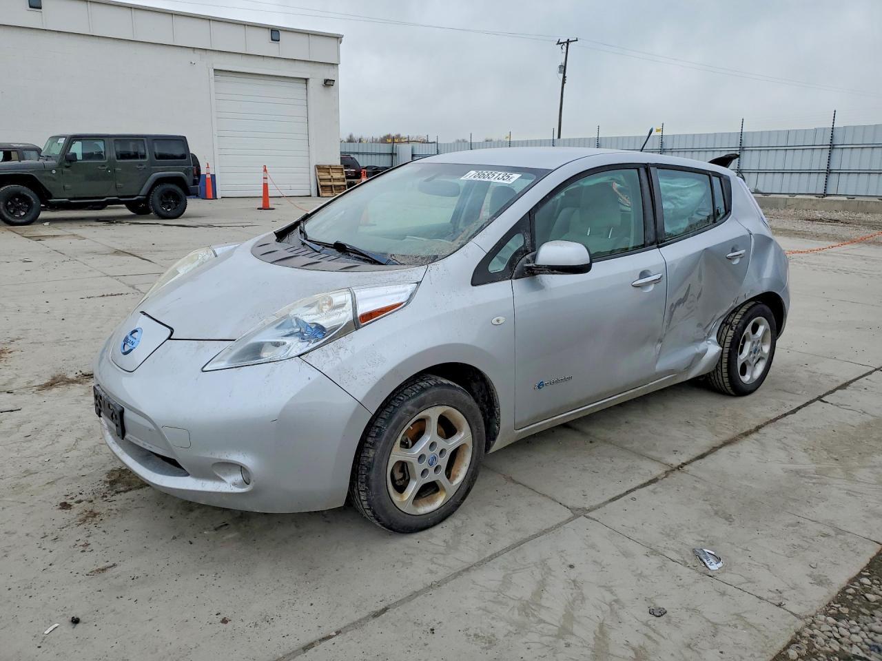 2011 NISSAN LEAF