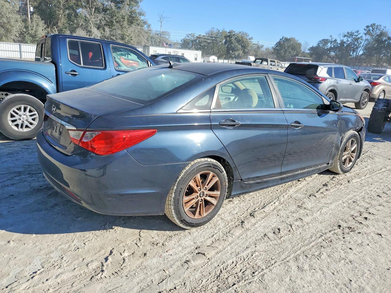 2011 HYUNDAI SONATA
