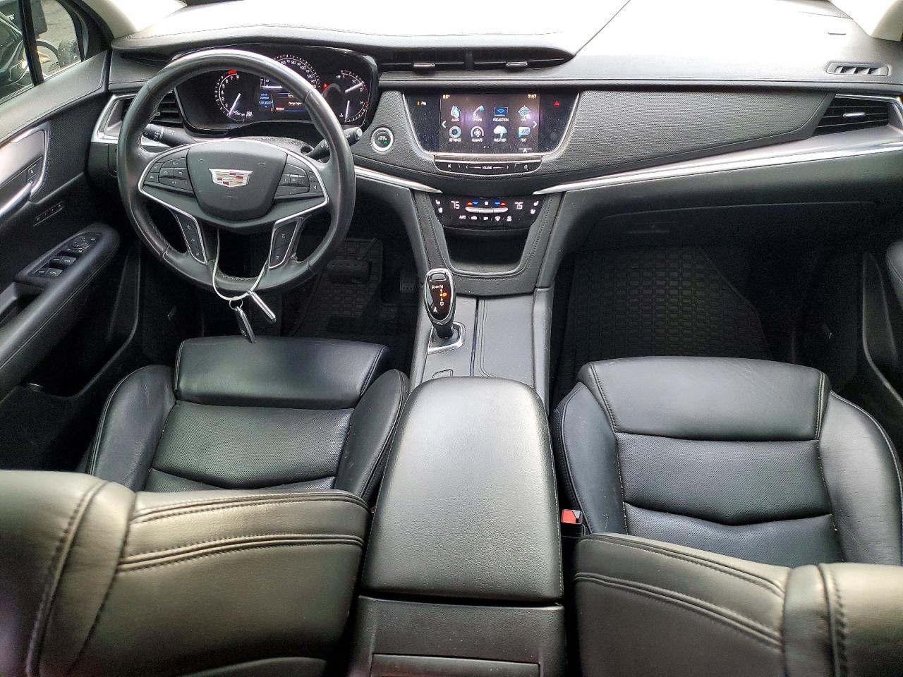2017 CADILLAC XT5