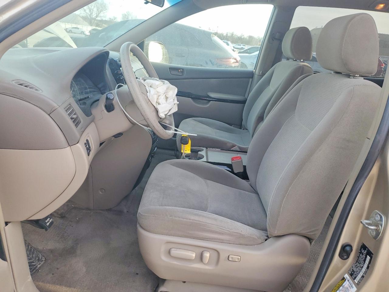 2005 TOYOTA SIENNA