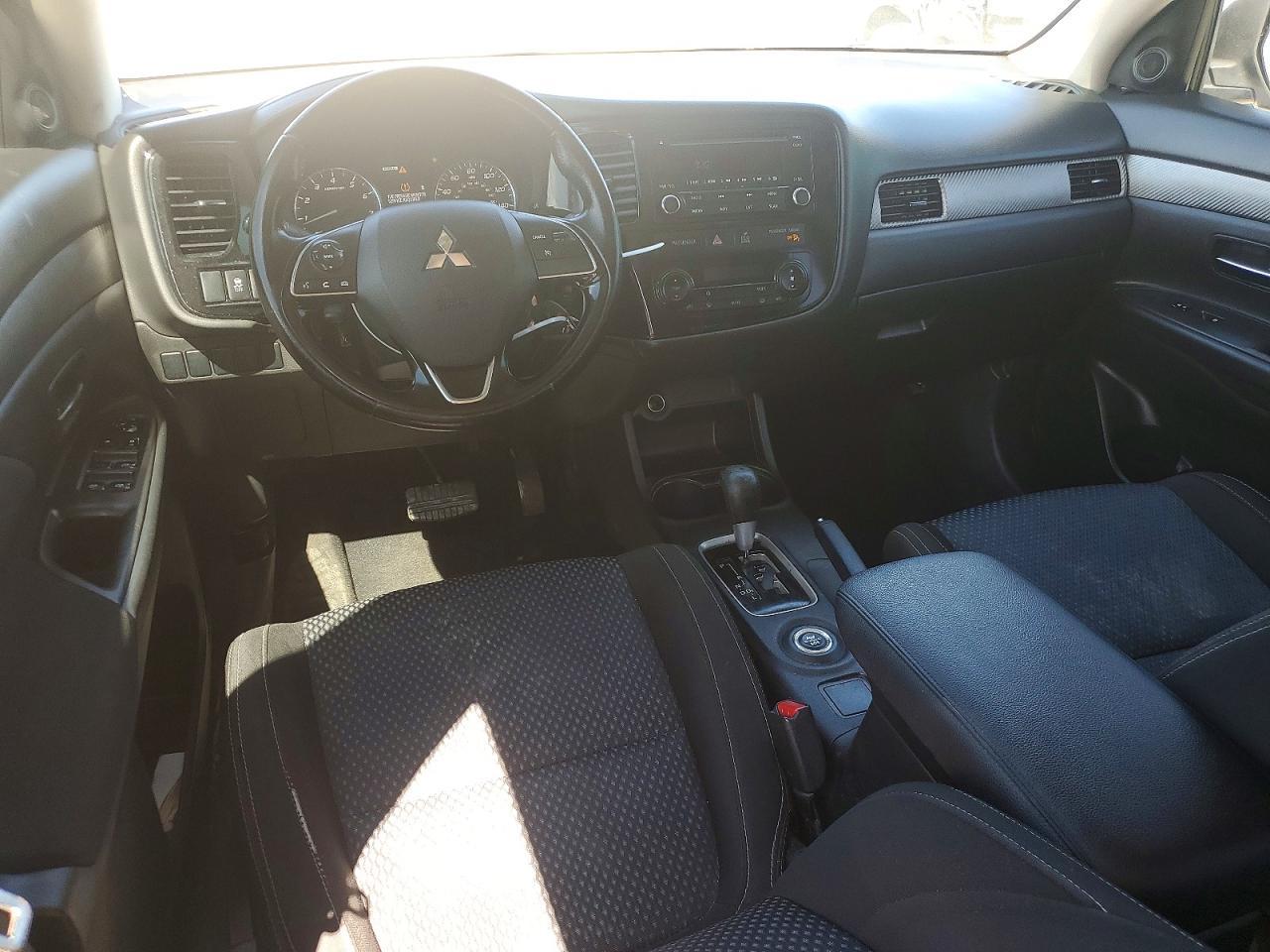 2016 MITSUBISHI outlander
