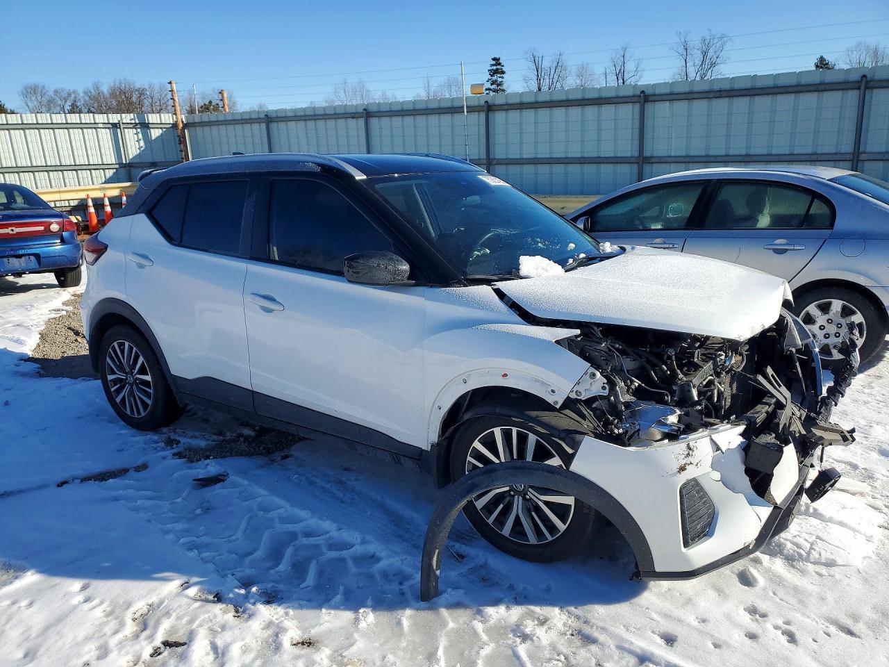 2021 NISSAN KICKS