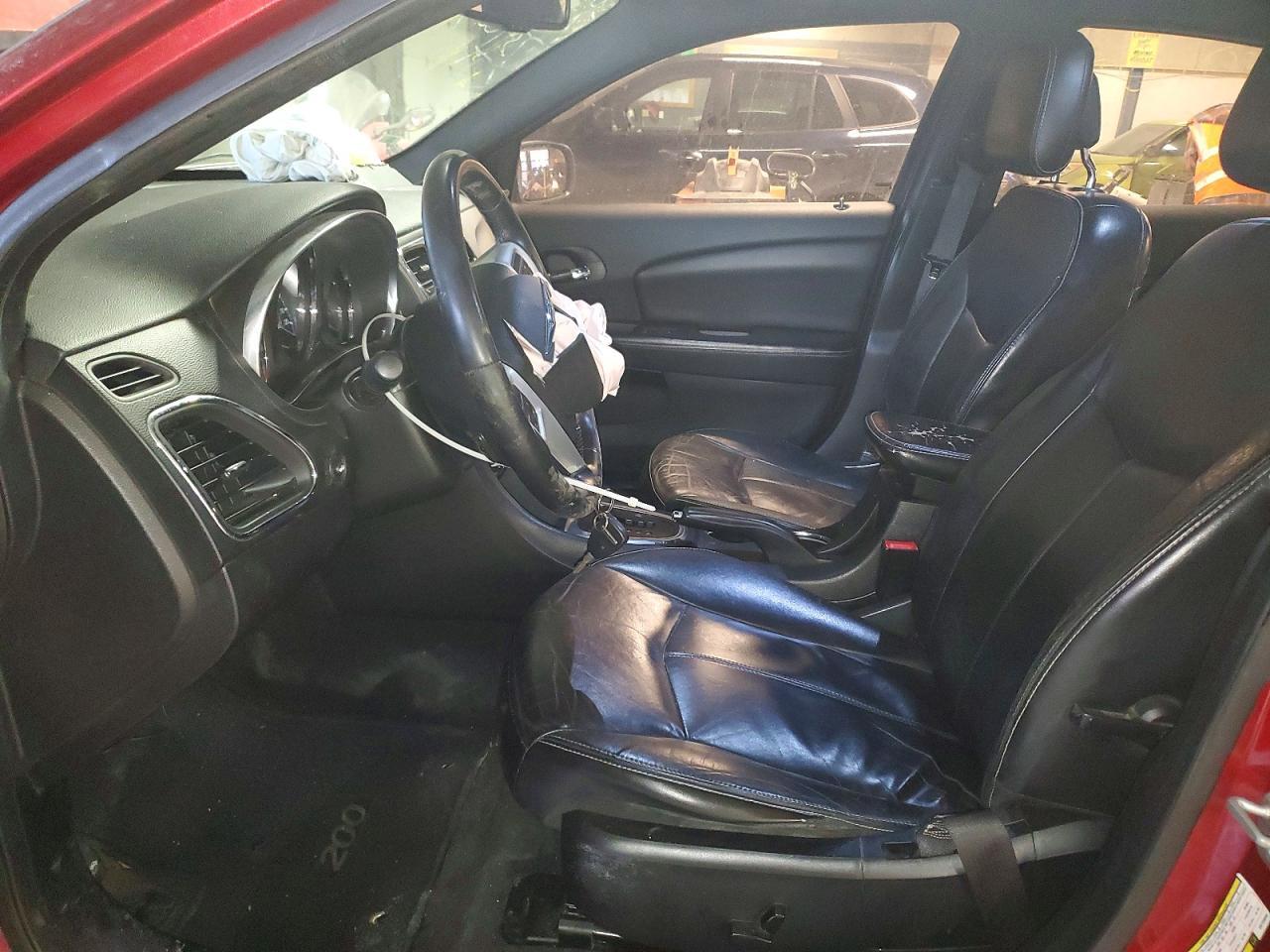 2013 CHRYSLER 200