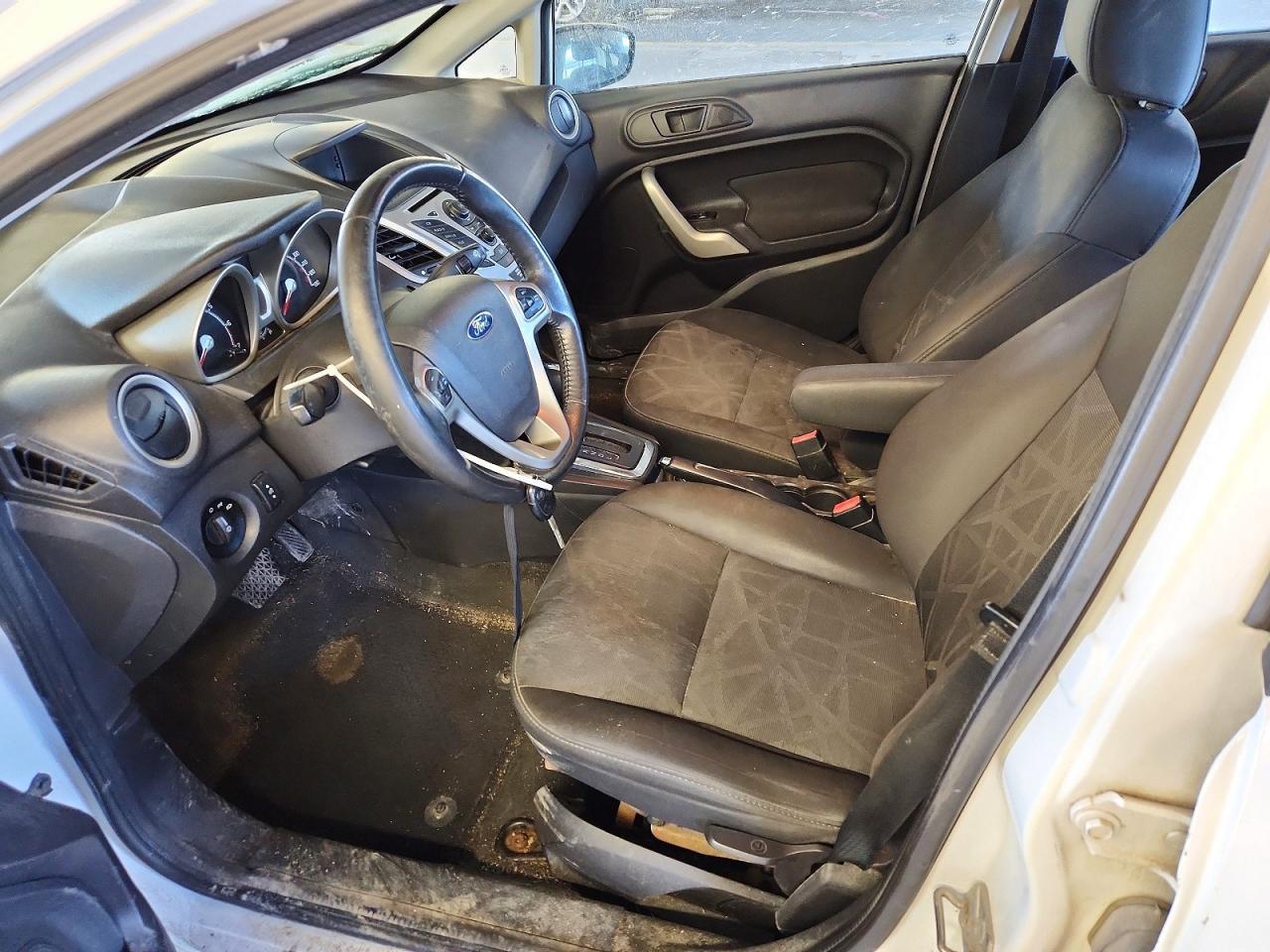 2013 FORD Fiesta