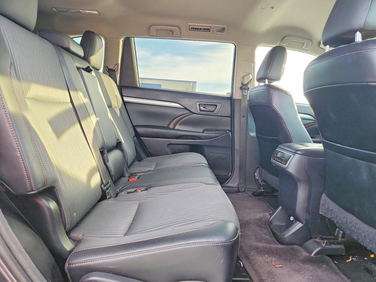 2015 TOYOTA HIGHLANDER