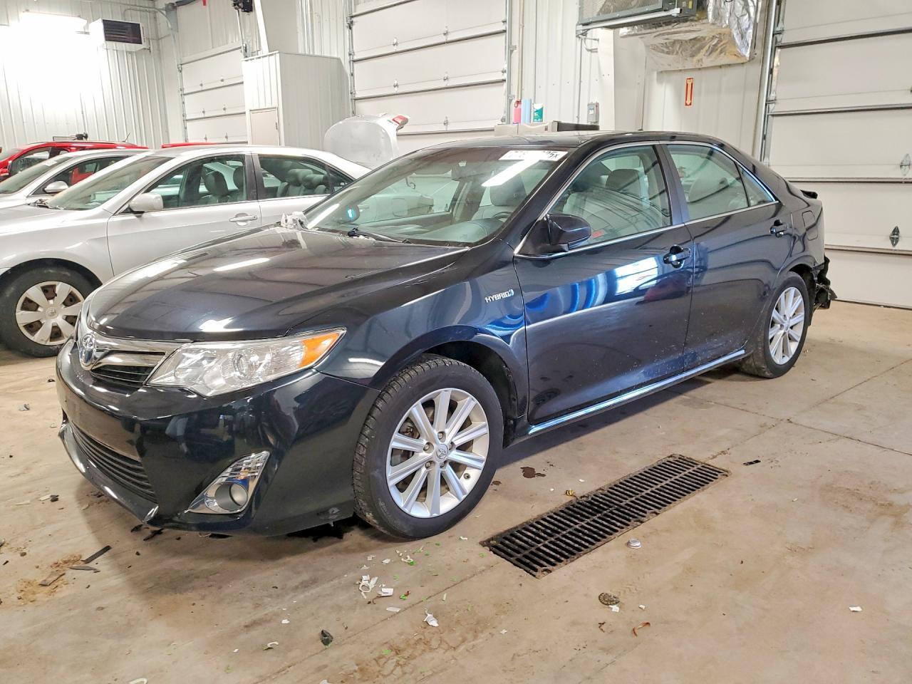 2013 TOYOTA CAMRY