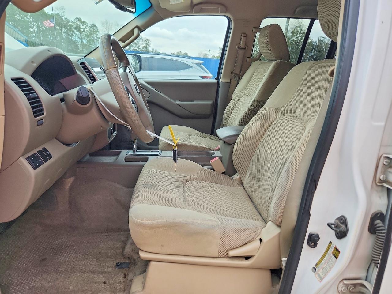 2012 NISSAN Frontier
