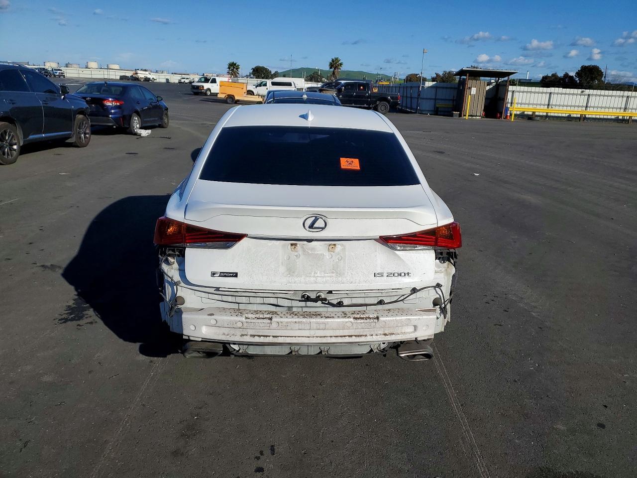 2017 LEXUS IS 200t