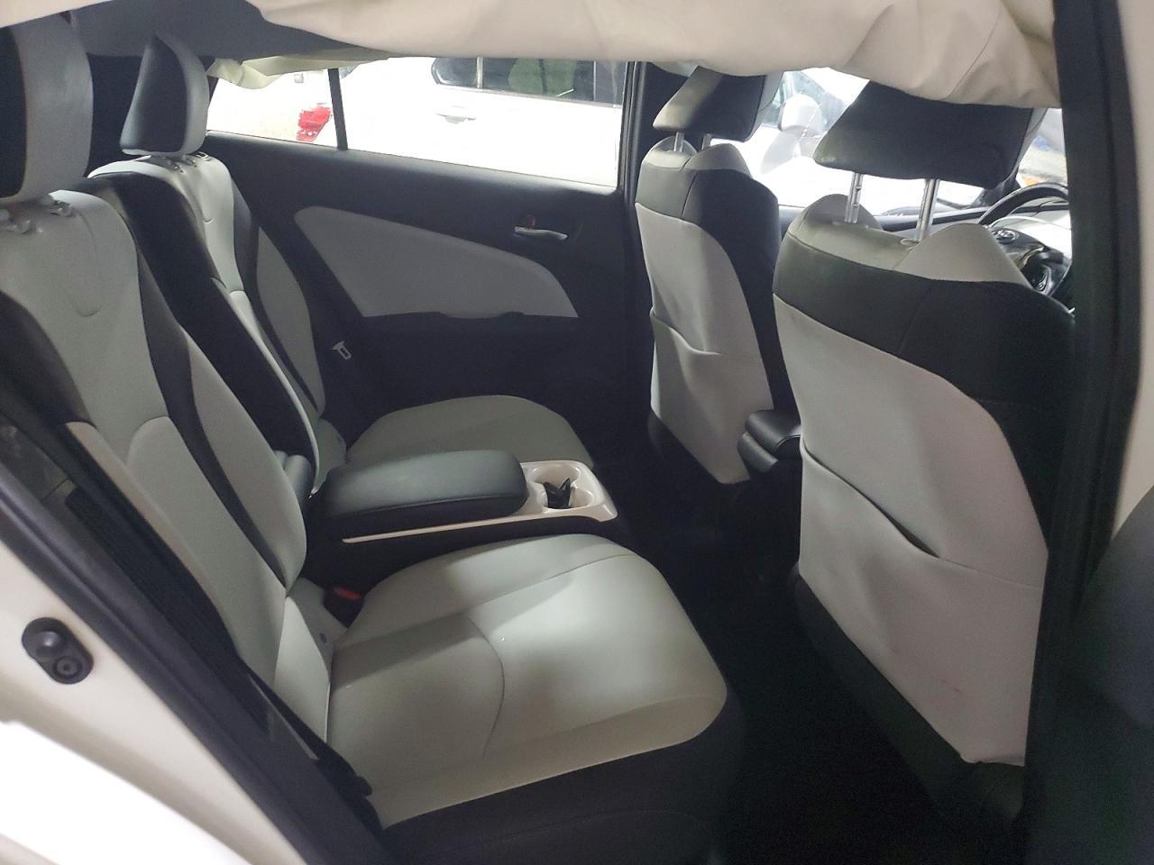 2018 TOYOTA Prius Prime