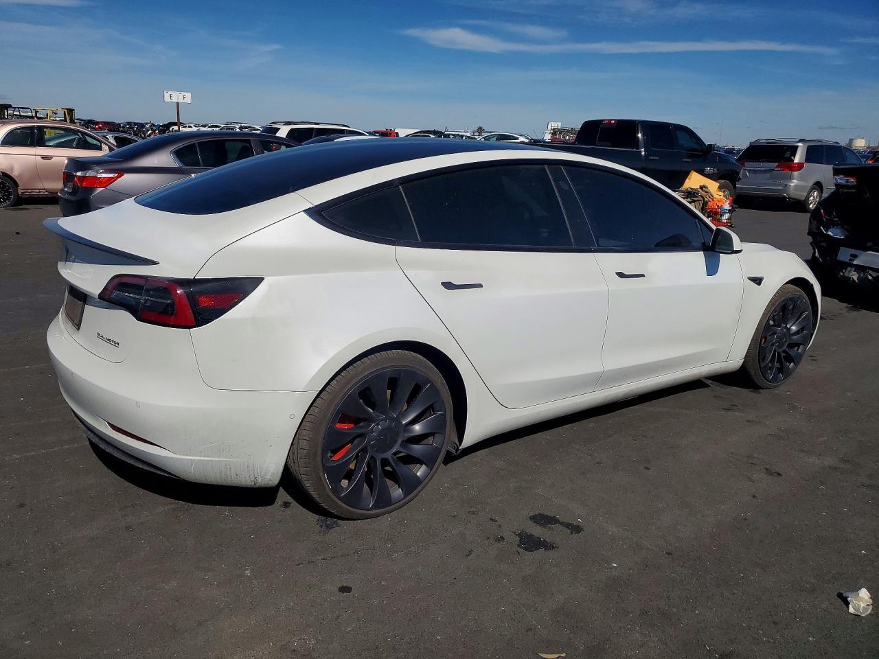 2022 Tesl Model 3