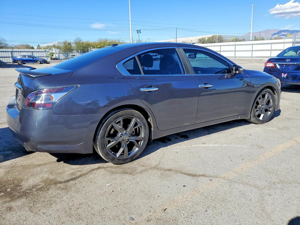 2013 NISSAN Maxima