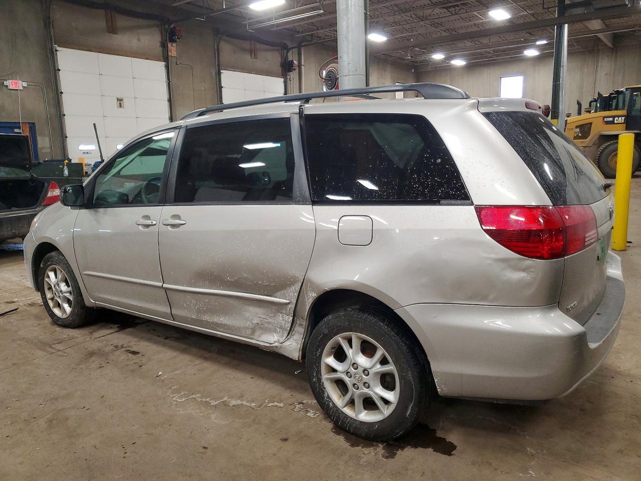 2005 TOYOTA SIENNA