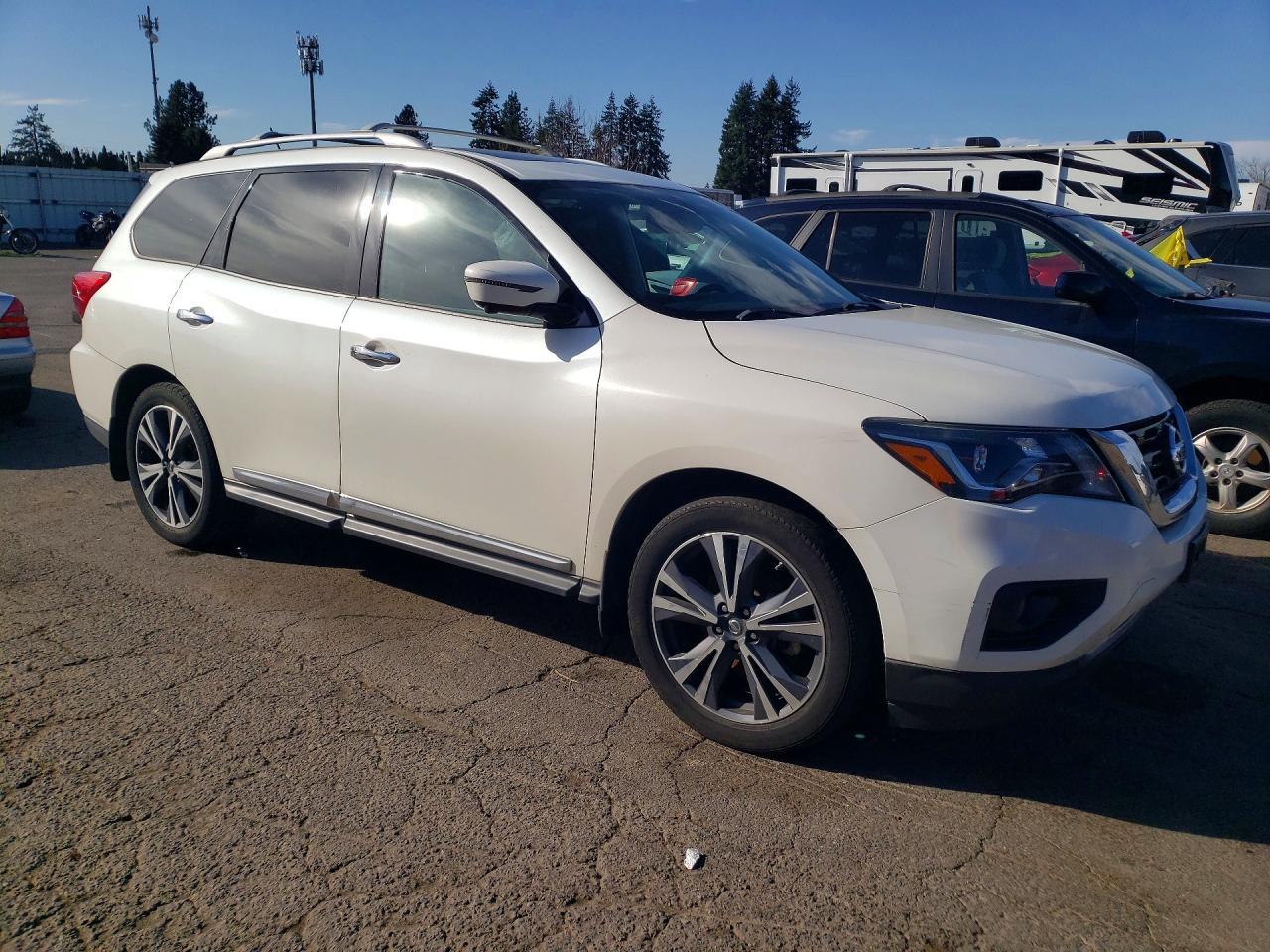 2017 NISSAN PATHFINDER