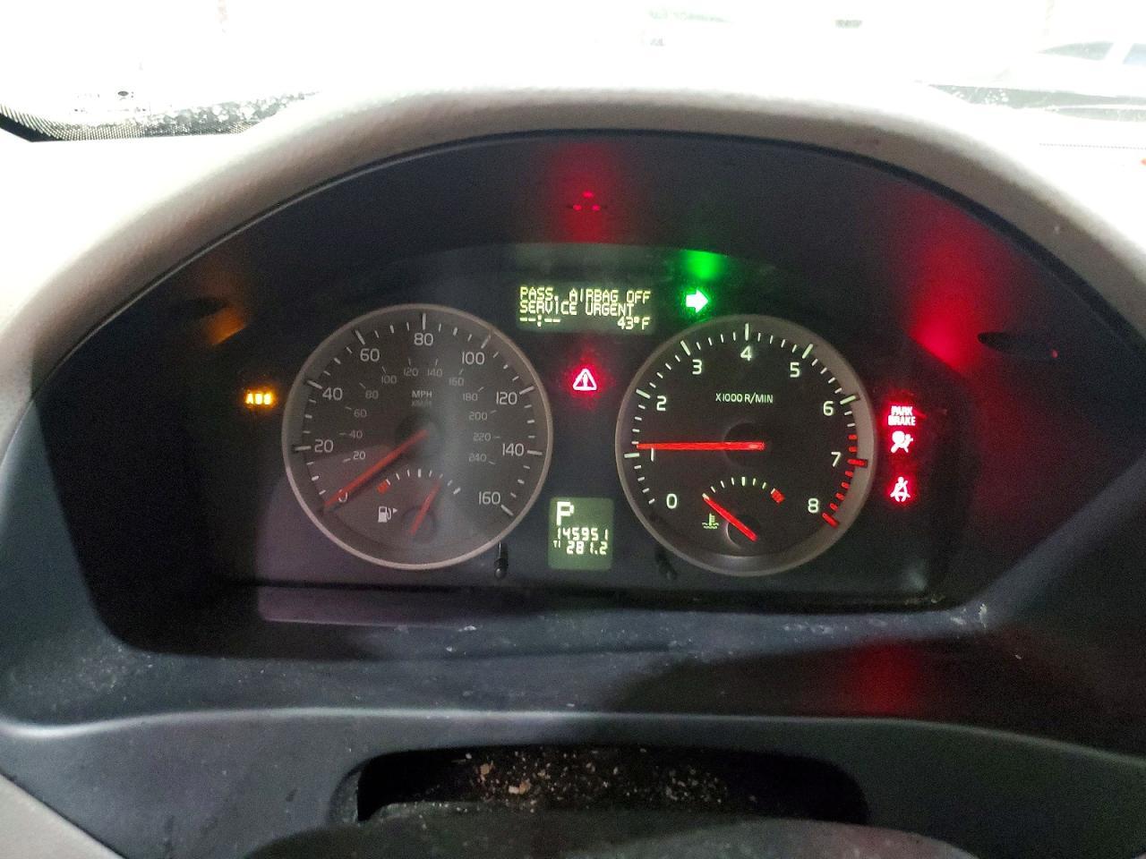 2005 VOLVO V50