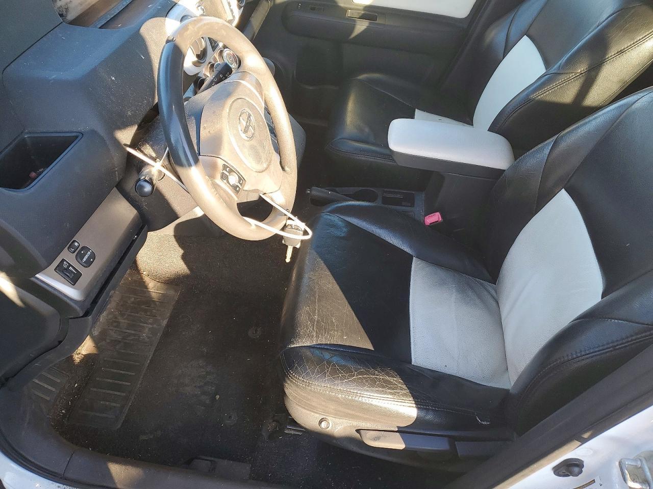 2013 SCION xB