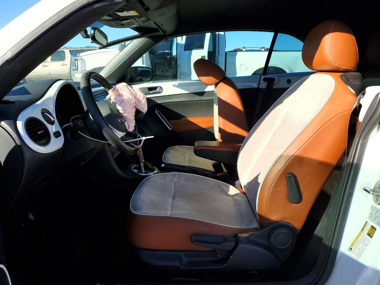2015 VOLKSWAGEN Beetle