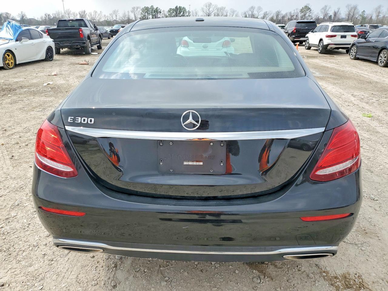 2017 MERCEDES-BENZ E-Class