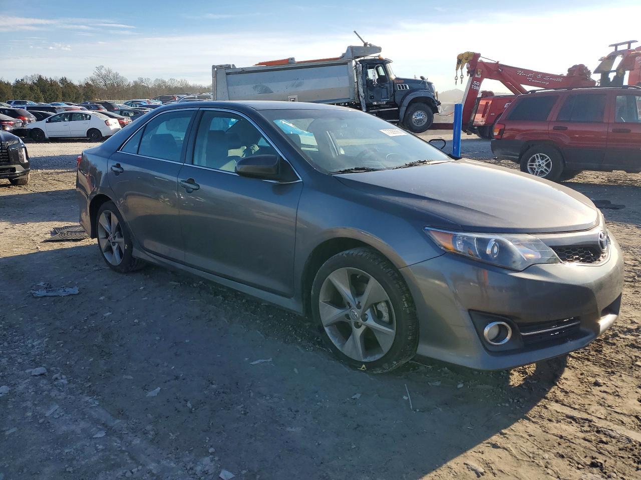2014 TOYOTA CAMRY