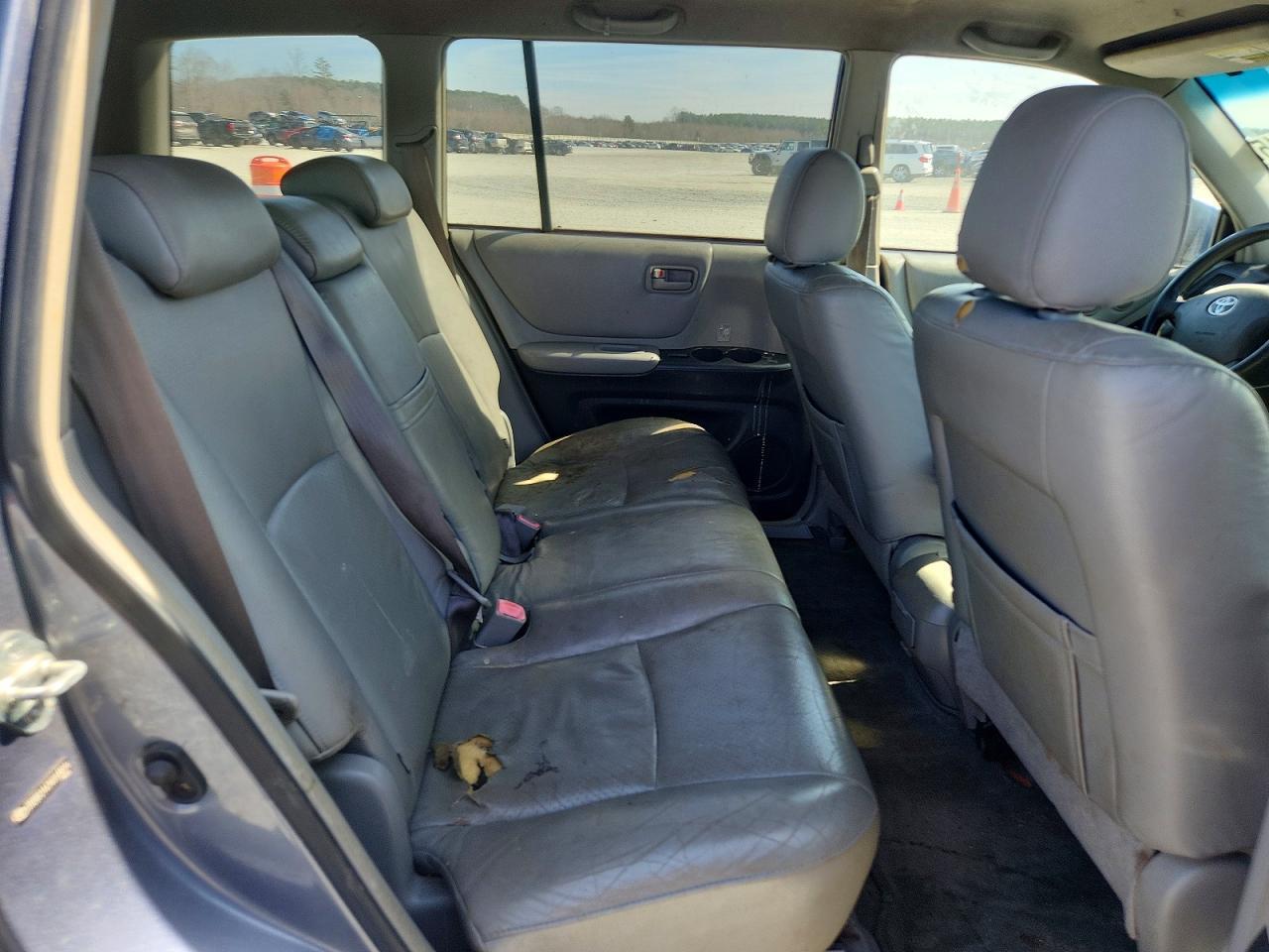 2004 TOYOTA HIGHLANDER