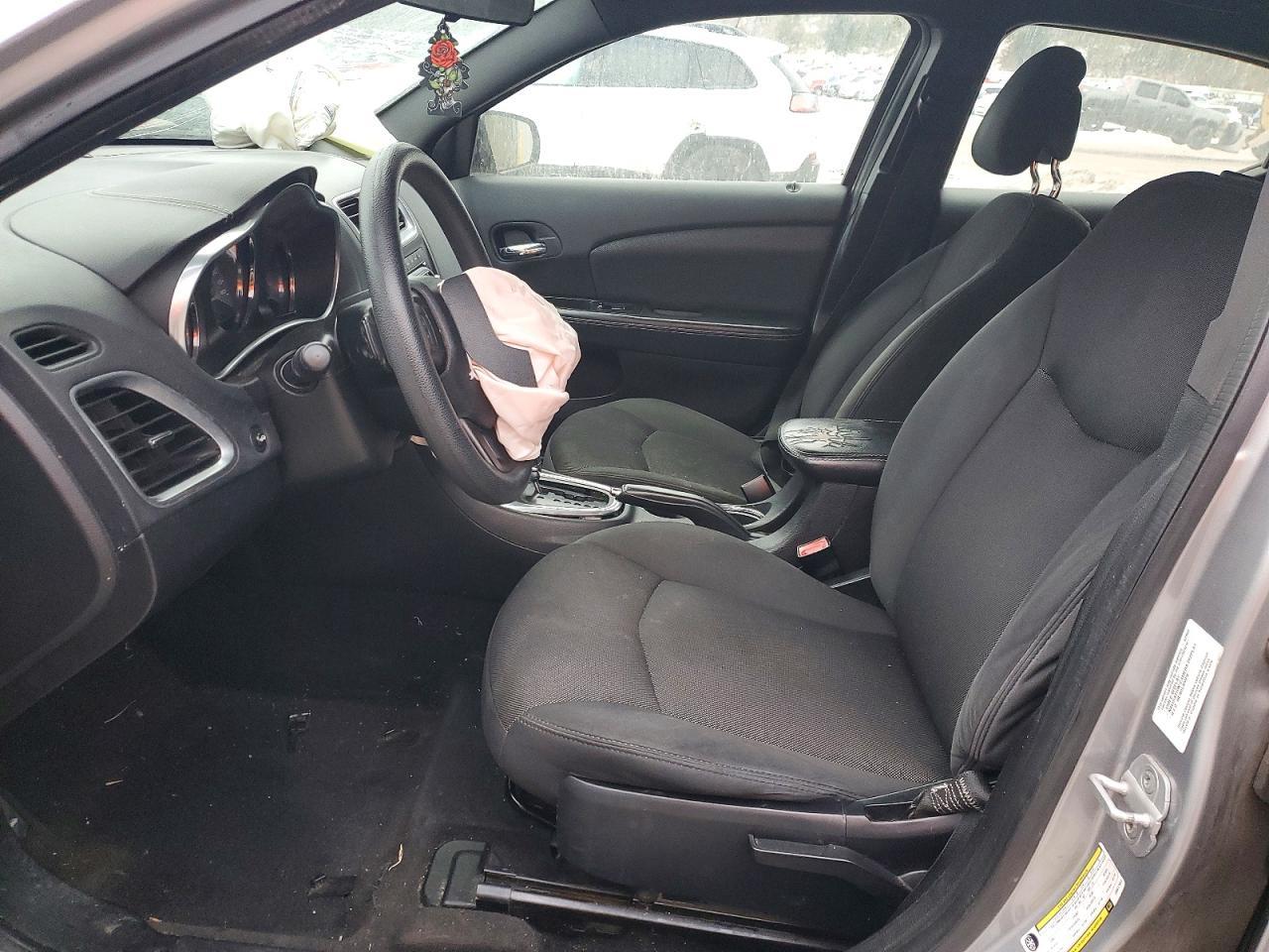 2013 DODGE Avenger